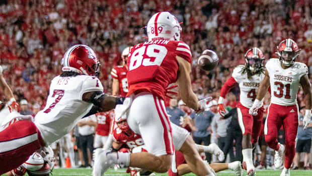 Oliver Martin 21-yd catch 2022 Nebraska vs Indiana football 2Q